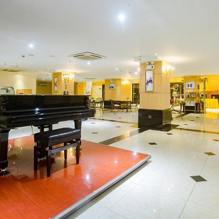 Esperado Lake View Hotel Rangoon Eksteriør billede