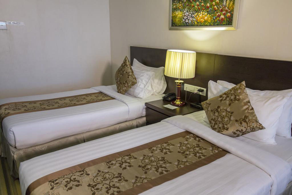 Esperado Lake View Hotel Rangoon Eksteriør billede
